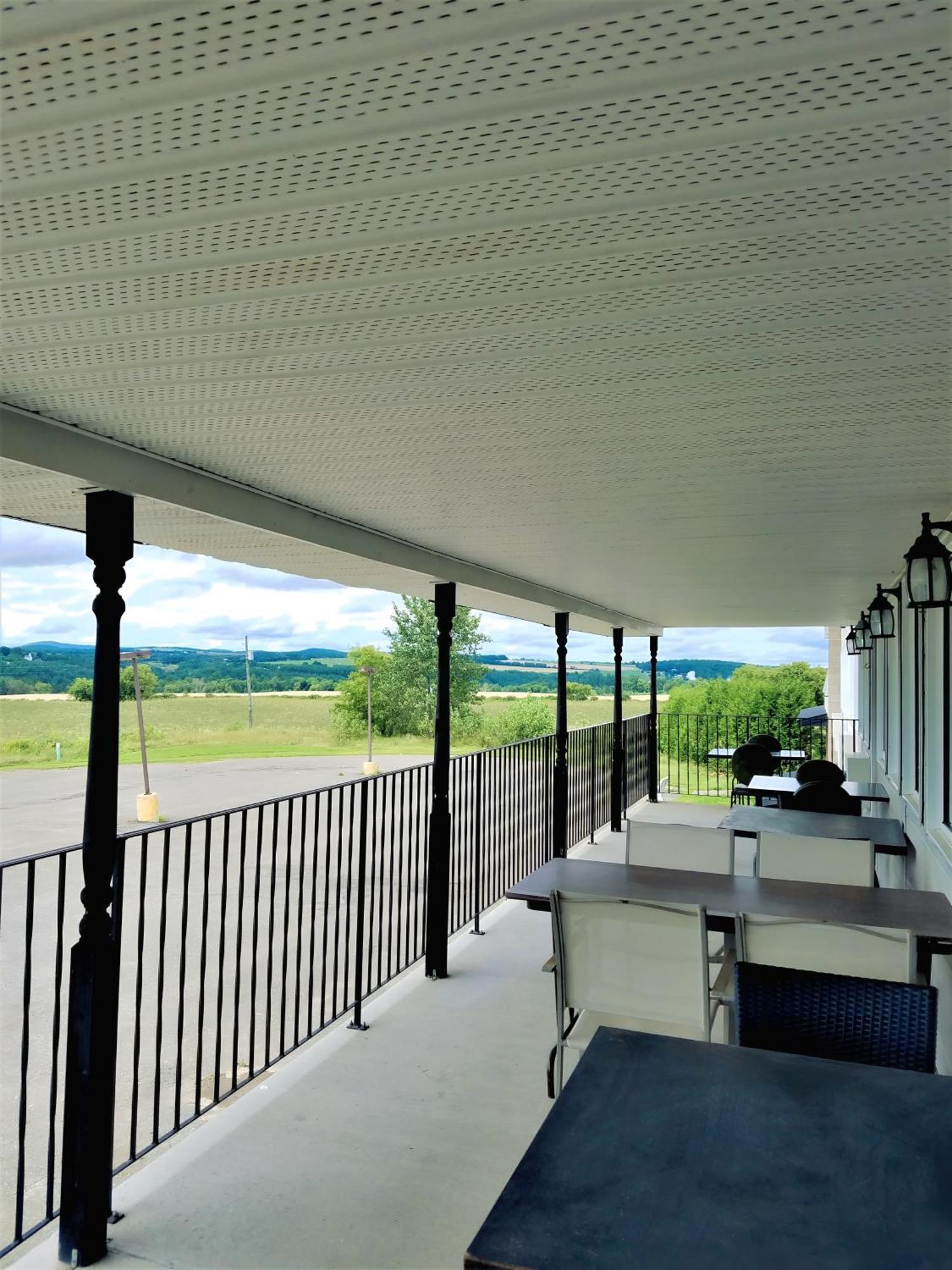 Florenceville Inn, Restaurant & Pool Exterior foto